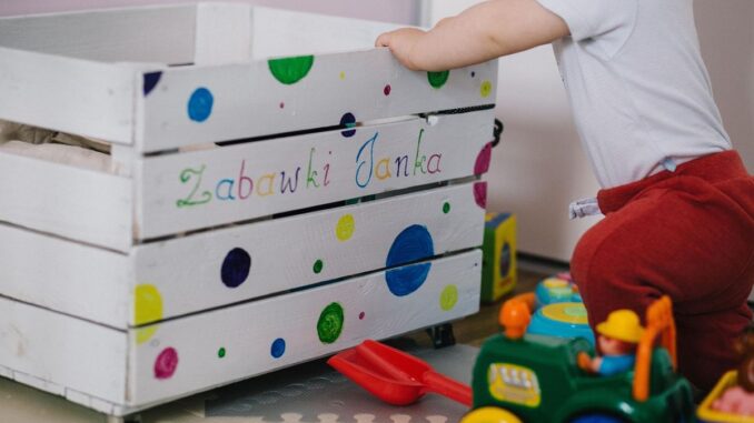 Occuper un enfant de deux ans sans écran : des activités qui construisent son cerveau